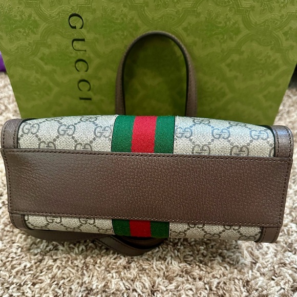 Gucci purse - Picture 3 of 3
